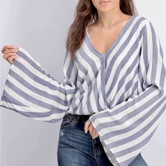 Sadie & Sage striped blue white top crossover v-neck bell sleeves size S - Picture 1 of 12